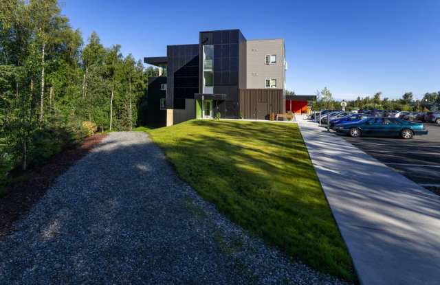 13600 Old Seward Hwy Gallery 2