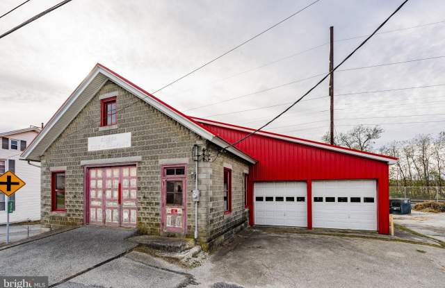 3576 E LINCOLN Highway photos photos