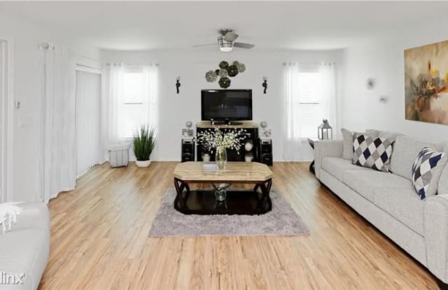5640 Buttonwood Ct SE Unit 2 - 5640 Buttonwood Court Southeast, Salem, OR 97306