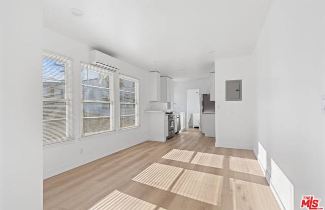 814 3rd St photos photos