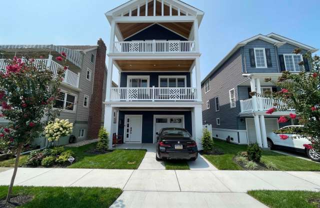 302 N Vendome Ave - 302 North Vendome Avenue, Margate City, NJ 08402