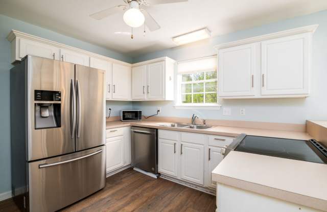 Spacious Single Family Home on James Island Gallery 4