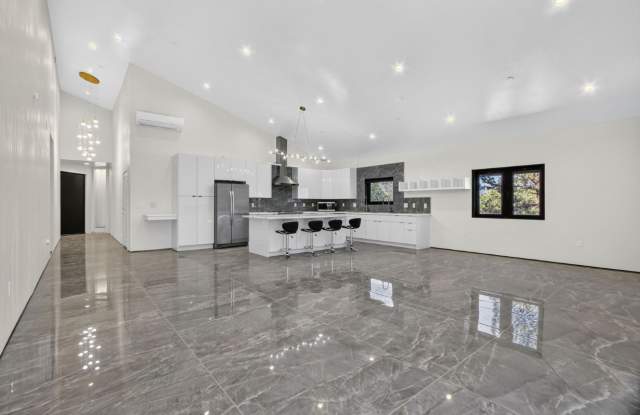 16520 Huron Drive Gallery 3