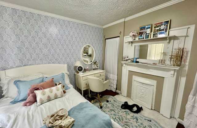 5 Bedroom House Ready for Pre-lease! Gallery 4
