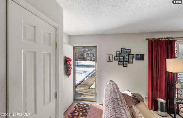 5655 Cresthaven Lane Gallery 2