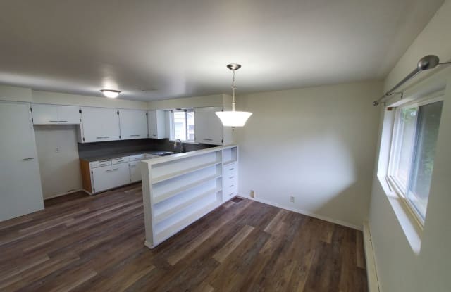 18029 10th Ave NE - 18029 10th Avenue Northeast, Shoreline, WA 98155