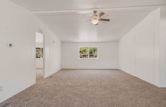Peaceful Country Living with the Convenience of Town Nearby! Gallery 4