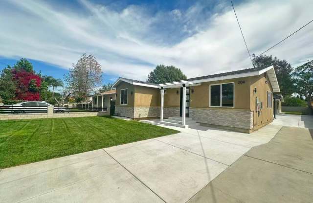 204 N Willow Ave photos photos