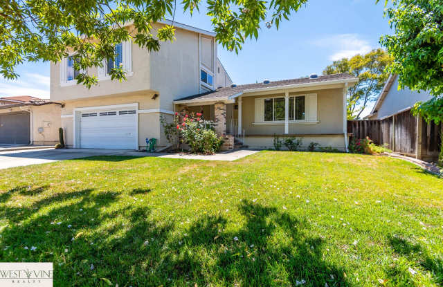 Lovely 4 Bedroom, 2.5 Bath Multi-Level Berryessa Home photos photos