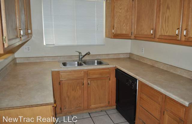 6321 W ROSE LANE Gallery 2