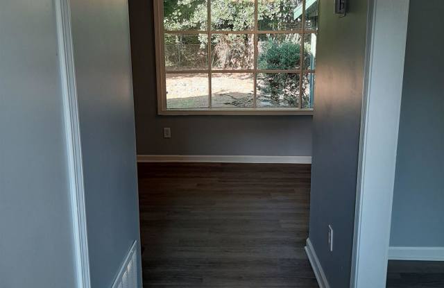 1137 SW GOLDEN CIRCLE Gallery 2