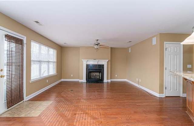 5311 Frankford Dr SE Gallery 2