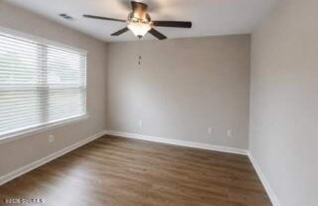 10063 Woodland Cove Gallery 3