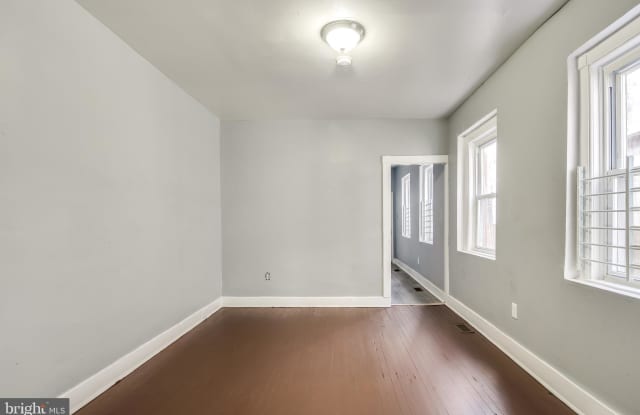 124 S BROADWAY Gallery 4