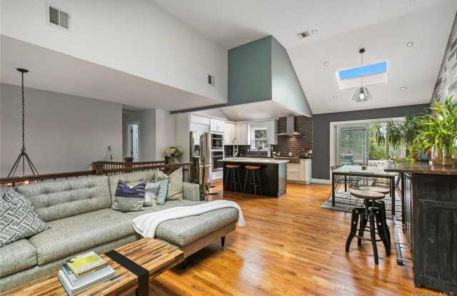 1049 Owasco Road Gallery 2