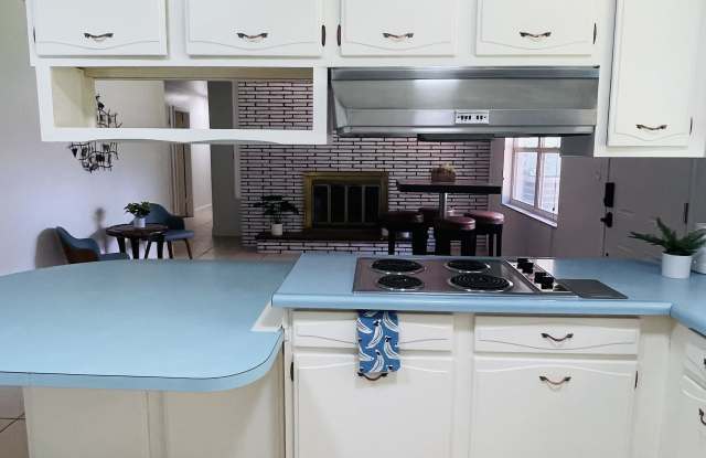 2155 Alafaya Trail Gallery 4