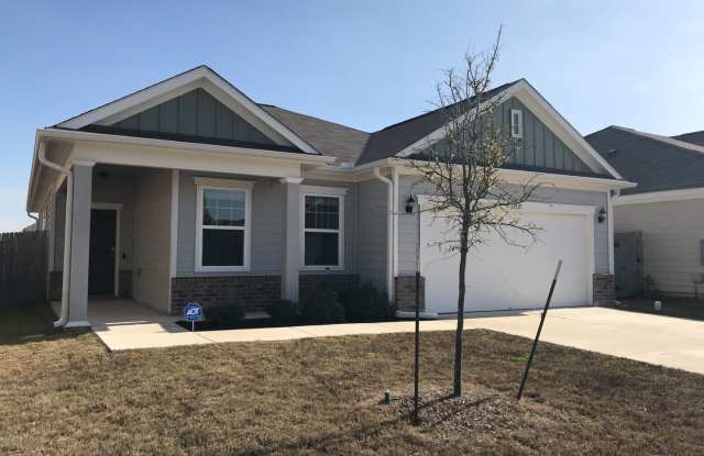 LIKE NEW 3/2 WITH SOLAR! photos photos