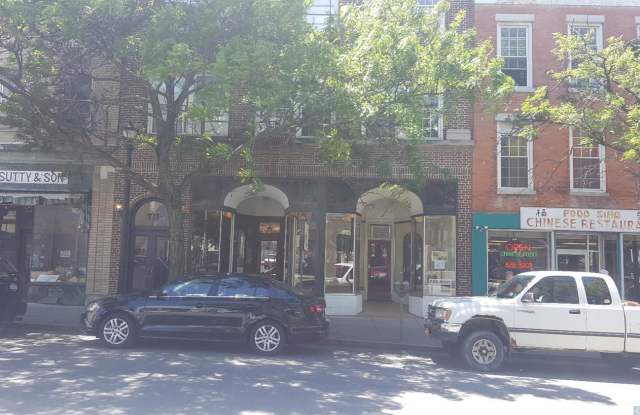 711-west Warren Street - 711 Warren St, Hudson, NY 12534