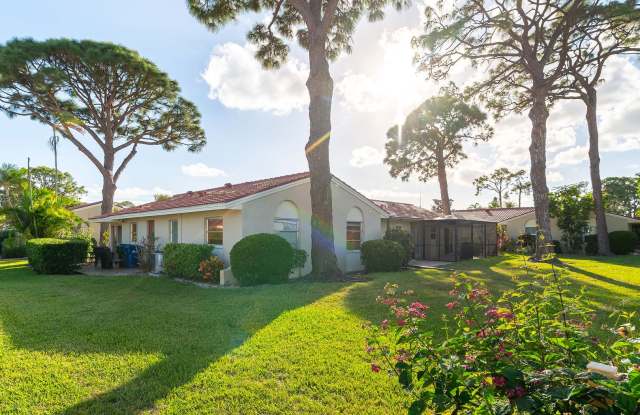 Charming furnished 2-Bed, 2-Bath Condo in 55+ Community near Siesta Key Gallery 3