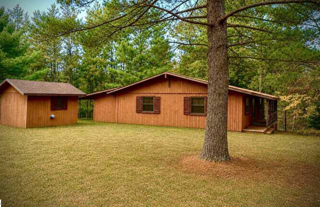 6051 N Manistee River Road Gallery 1