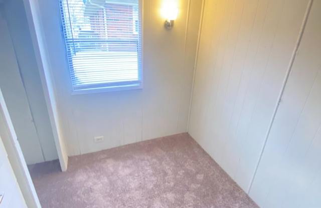 2bed/1bath trailer in downtown Landis all electric Gallery 4