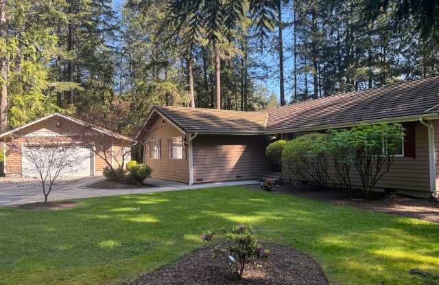 Lovely one story home 4 bedrooms plus guest space and bonus room! photos photos