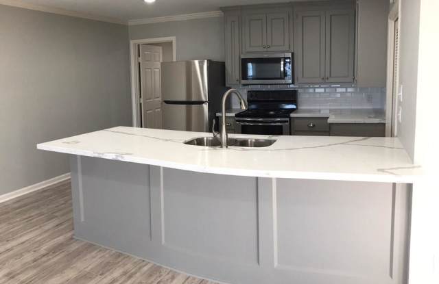 9814 Airway Lane Gallery 3