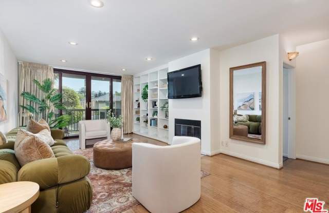 1351 N Crescent Heights Blvd unit: 207 photos photos