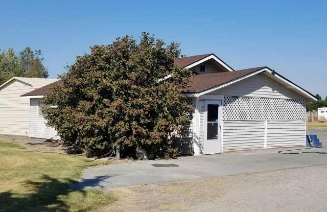 2311 Hansen Loop photos photos