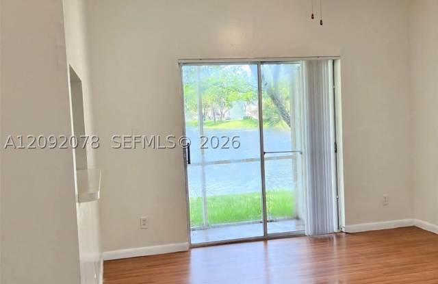 631 Cypress Lake Blvd Gallery 3