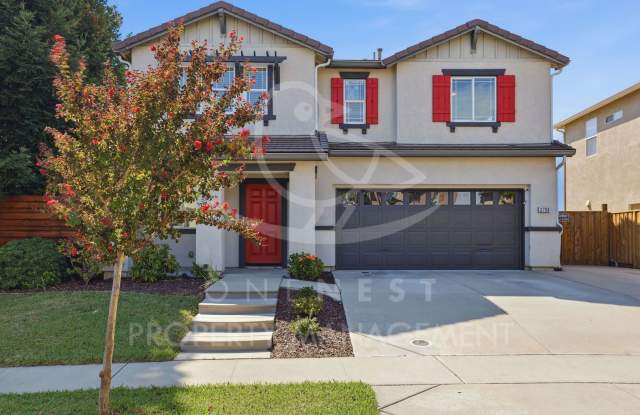 One of a kind, HUGE yard, Perfect West Roseville Home Gallery 1