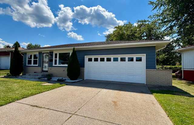 Three Bedroom / Two Bathroom House AVAILABLE NOW photos photos