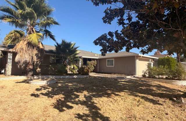 Adorable 3 bedroom, 2 bathroom home in Foothill Farms Gallery 1