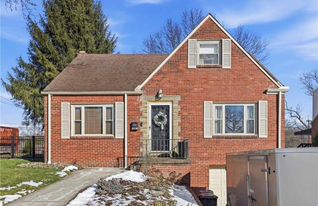 633 Moreland Dr photos photos