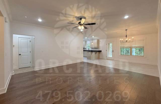 Bella Vista Single-Family Home- 2 Bed/ 2 Bath with Hobby Room- Well-Designed Huntley Plan Gallery 4