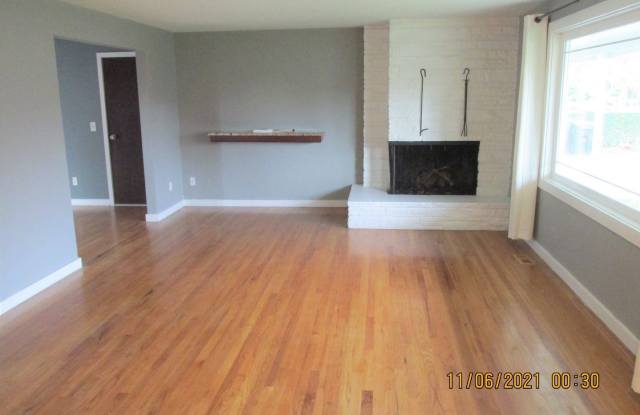 6725 SE Pine Creek Way Gallery 3