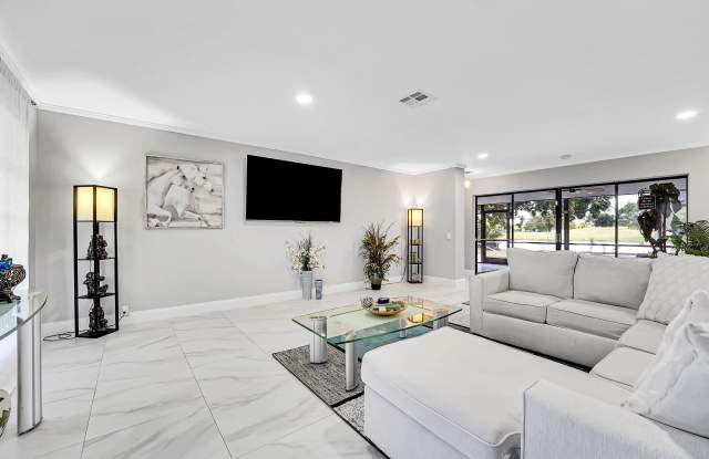 1618 The 12th Fairway photos photos