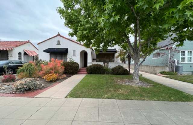 2 Bedroom-1 Bathroom Single Story Home in San Diego photos photos