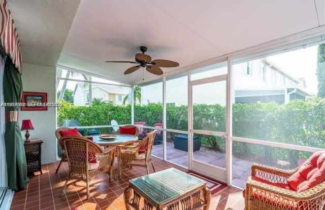 221 Waterside Dr photos photos