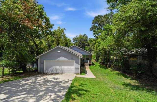 4 Bedroom 2 Bath + Updated photos photos 4 Bedroom 2 Bath + Updated photos photos