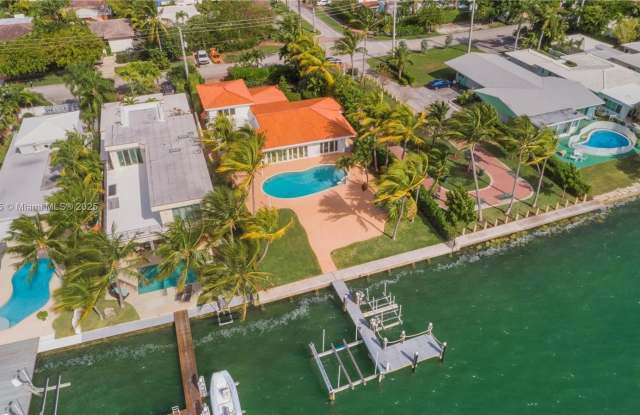 1700 Bay Dr - 1700 Bay Drive, Miami Beach, FL 33141