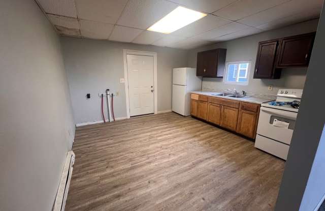 Preleasing for August 2026! 2 Bedrooms Home located in Downtown Muncie! photos photos