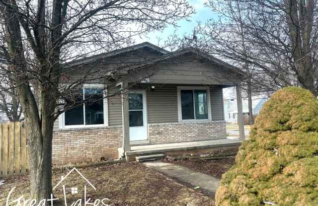 Lovely 3 Bedroom 1 Bathroom now available for rent photos photos