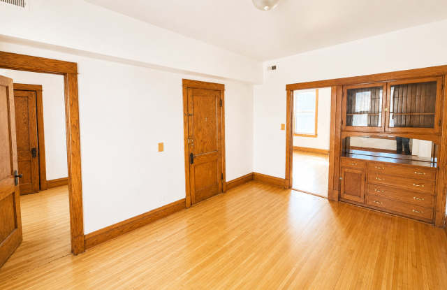 1946 North Kimball Avenue Gallery 4