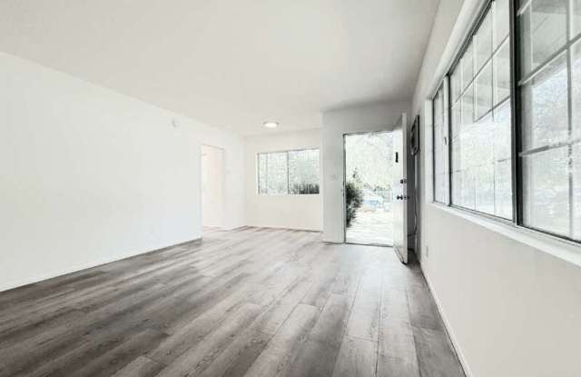 10565 Camarillo St photos photos
