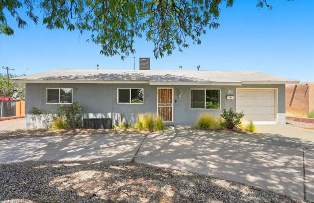 Move in Special $100 off (Deadline) | Space and Comfort | 4 Bed/2 Bath | Large Backyard | NE ABQ photos photos