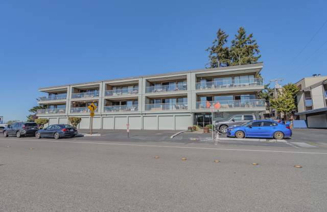 Cozy 1 Bed Condo Near Des Moines Marina, In-Unit Laundry Gallery 3