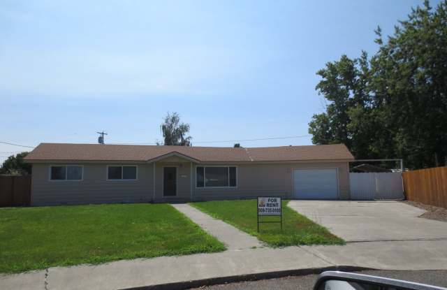 4105 W. Okanogan Ave - 4105 West Okanogan Avenue, Kennewick, WA 99336
