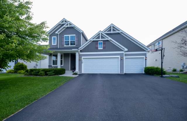 5585 Queensland Ln. N. Gallery 1