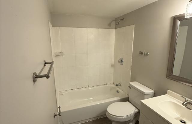 313 Veterans Memorial Parkway - 3 Gallery 4